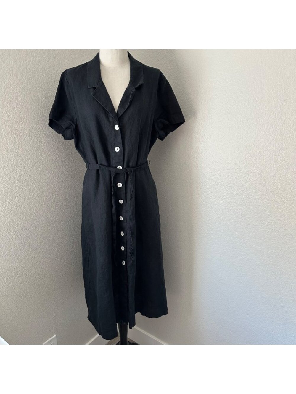 Quince A Line ShortDress V Neck Short Sleeve Front Button Closure Linen Airy Min